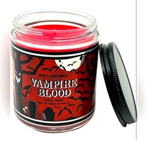 🩸NWT! Bath & Body Works Halloween Vampire Blood Single Wick Jar Candle with Lid🩸